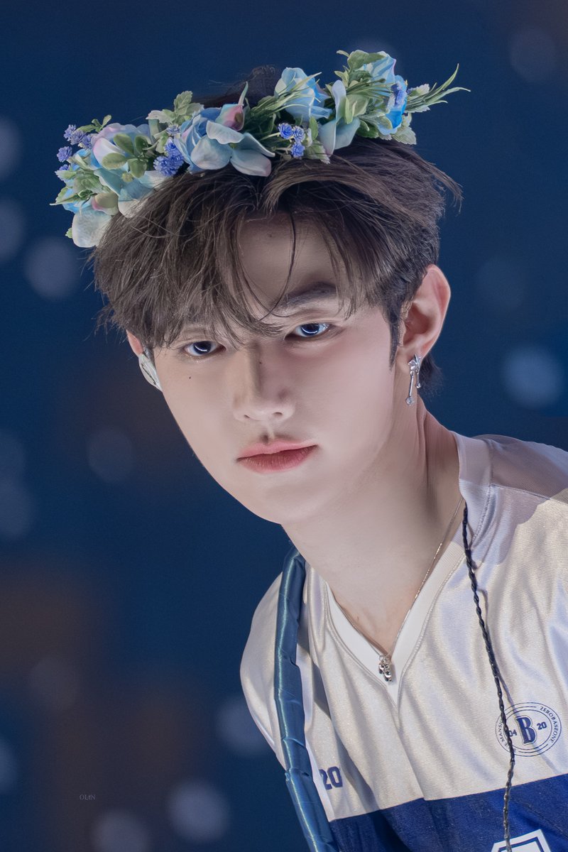 OLIN725's tweet image. 250420 FAN-CON [BLUE MANSION] HQ

내 눈엔 다소 천사로 보여🪽

#ZEROBASEONE #ZB1 #제로베이스원 #장하오 #ZHANGHAO #章昊 #ジャンハオ