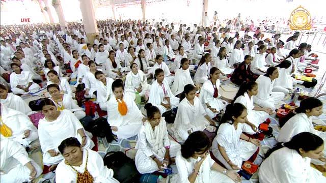 The Ahmedabad Ashram, a beacon of faith for millions, is at risk of being taken despite legal purchase years ago. This is heartbreaking. Authorities, don’t act unjustly—protect this holy site!
 
#SaveAsharamjiAshram 
Heritage Under Threat 
Spiritual Sanctuary