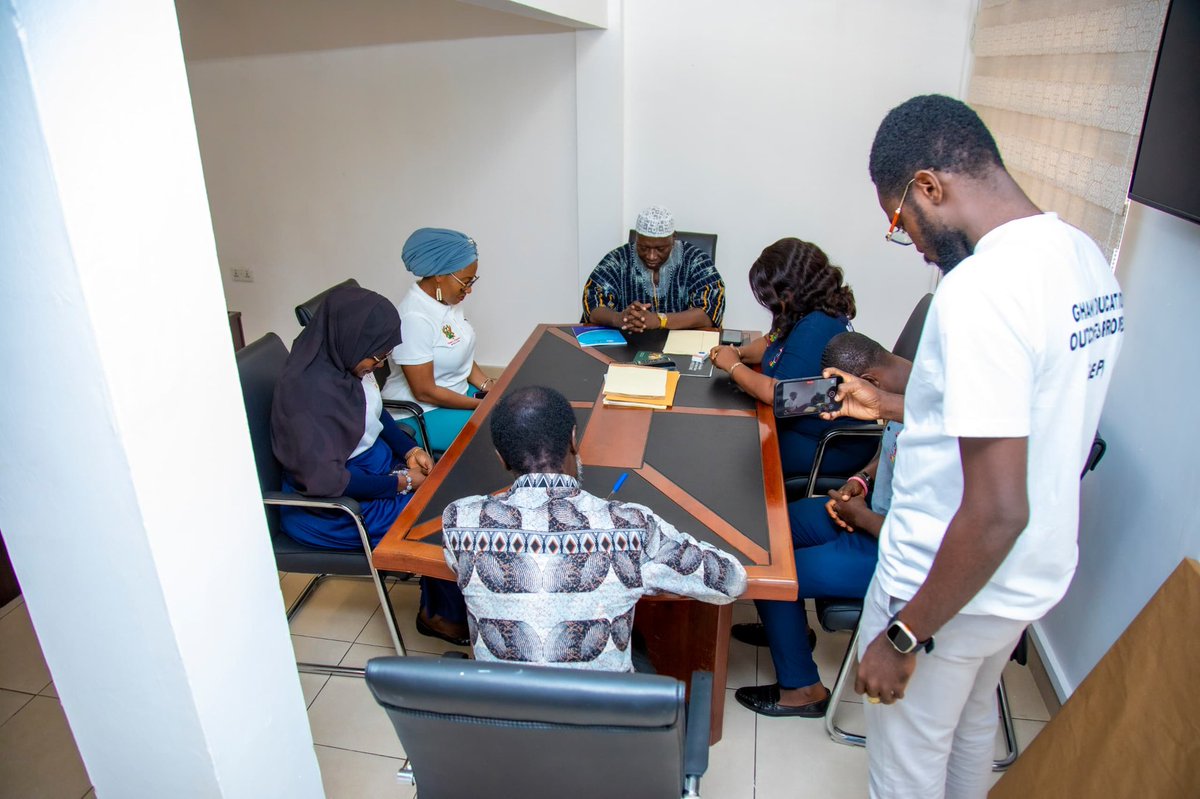 The GEOP Management Unit, led by Hajia Nana Fatima High, recently visited Acting Deputy Director-General Dr. Issahaque Munawaru to congratulate him on his new position. They presented him with a citation recognizing his significant contributions to education.