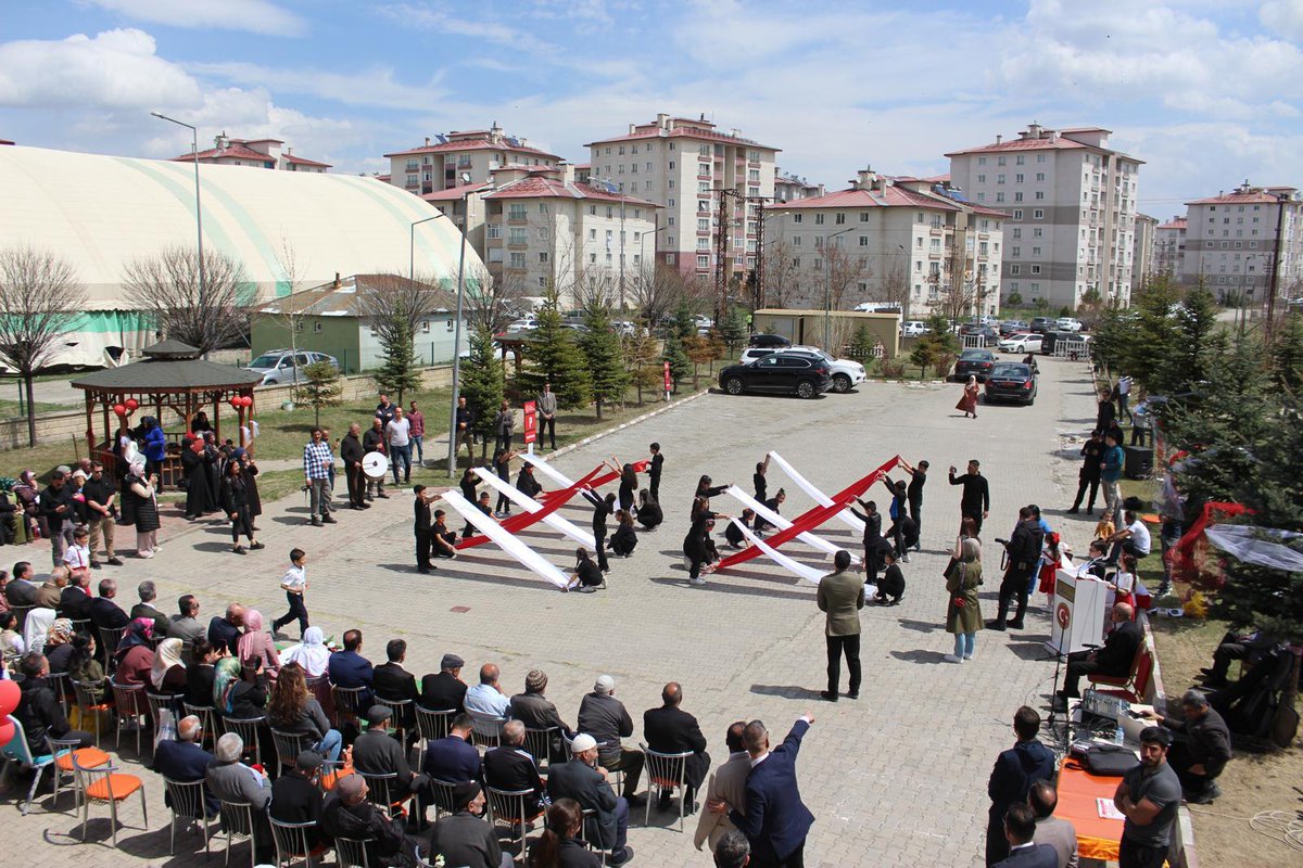 Valimiz Sayın Mustafa KOÇ, eşi Neslihan GÜL KOÇ Hanımefendi, İl Müdürümüz Ertaç BAKİ ve il protokolünün katılımıyla, 23 Nisan Ulusal Egemenlik ve Çocuk Bayramı kapsamında huzurevinde düzenlenen programda, büyüklerimiz ve miniklerimiz bir araya geldiler. <a href="/tcailesosyal/">T.C. Aile ve Sosyal Hizmetler Bakanlığı</a> <a href="/ertacbaki/">ERTAÇ BAKİ</a>