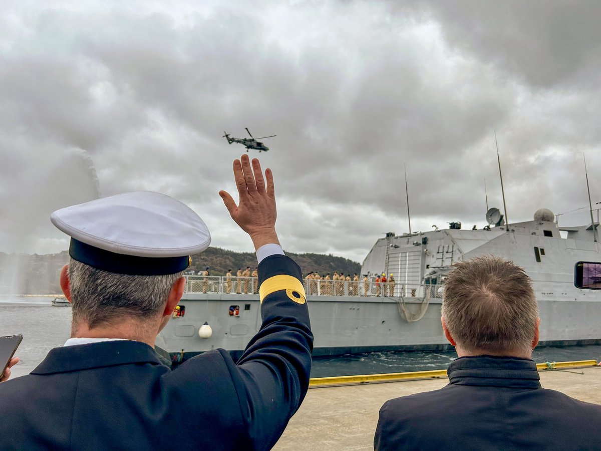 🇳🇴ノルウェー海軍のフリゲート艦「ロアール・アムンセン」がベルゲン