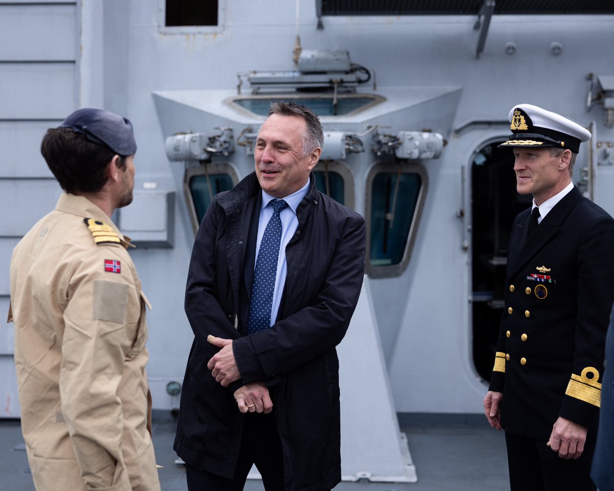 HNoMS Roald Amundsen has departed from Bergen for the last time in eight months 🚢

Over the next eight months, the frigate will join a UK Carrier Strike Group sailing through the Mediterranean, Indian Ocean and Indo-Pacific. The support vessel HNoMS Maud will accompany parts of