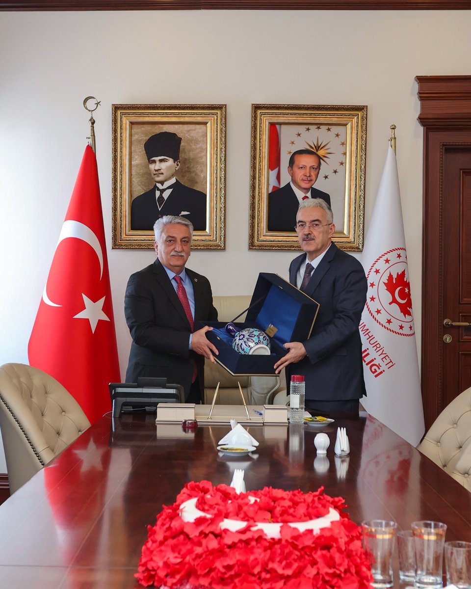 Valimiz sayın Erol Ayyıldız’ın konuğu olduk.Misafirperverliğinden dolayı kendilerine teşekkür ederim.