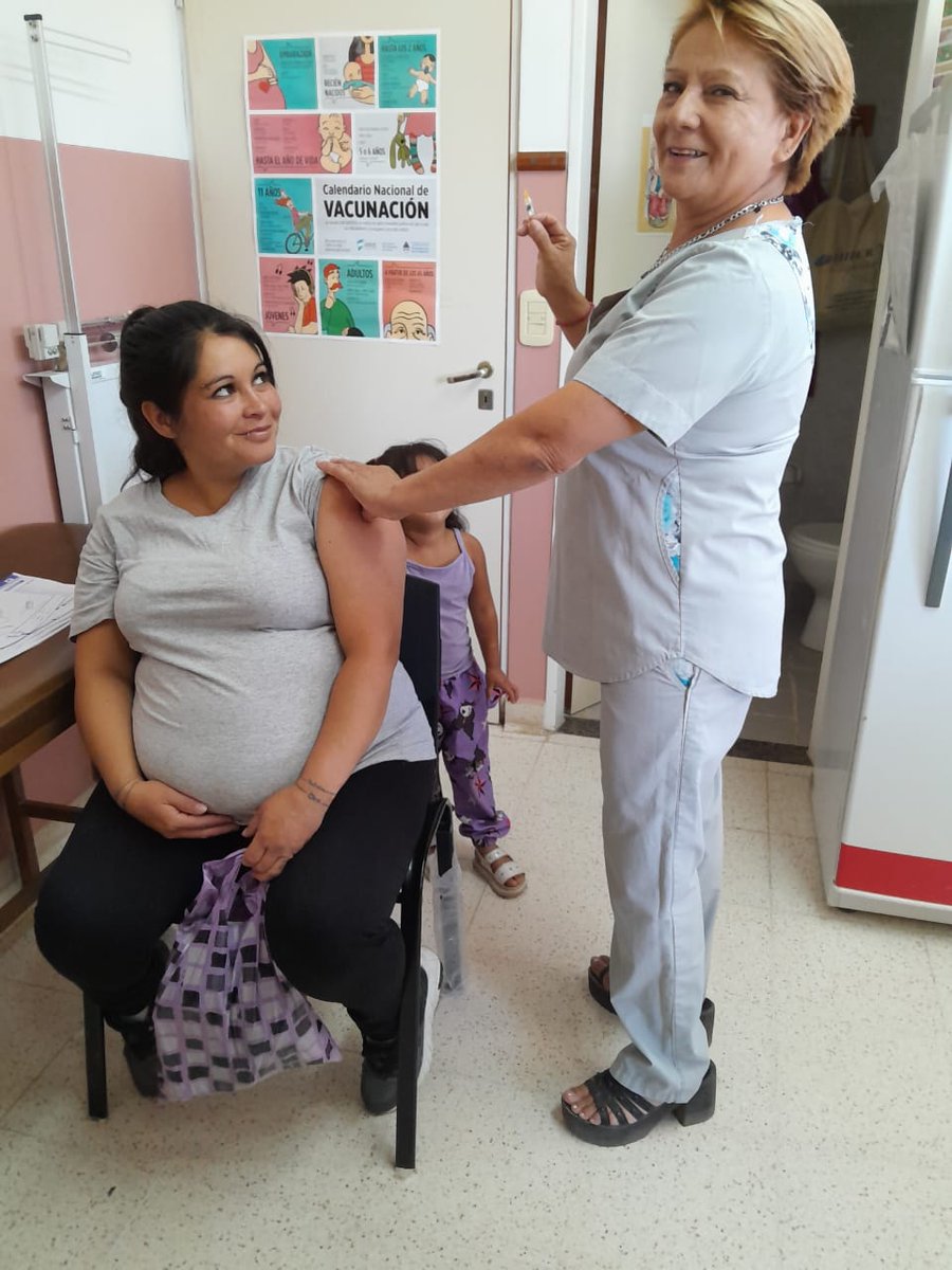 🟠 MÁS DE 900 EMBARAZADAS SE VACUNARON EN LO QUE VA DE 2025 PARA PROTEGER A SUS BEBÉS DE LA BRONQUIOLITIS Y LA NEUMONÍA

🌐 Para más información: acortar.link/ygPHQe

#Vacunación #VSR #Salud #Chubut #Gobierno