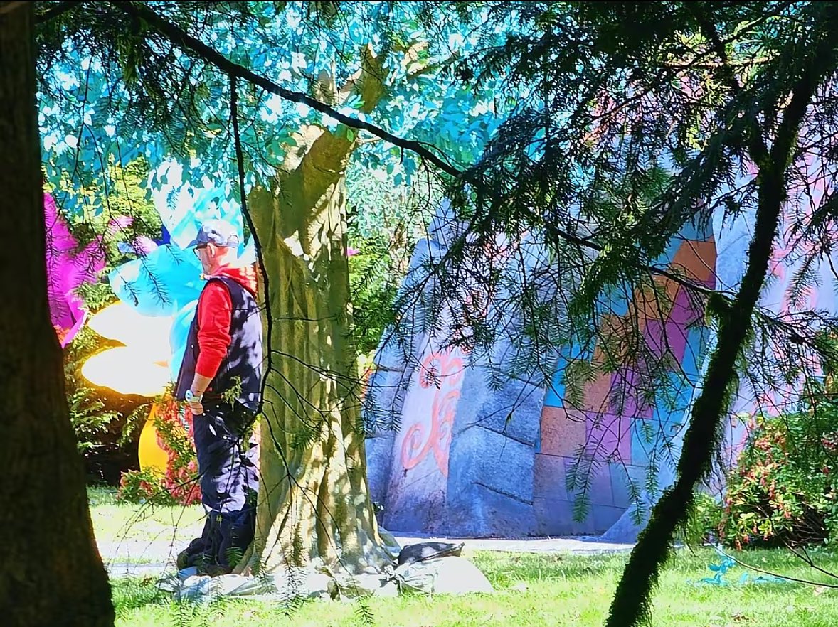 🚨 New BTS Look at the Rabbit Hole in Descendants 5