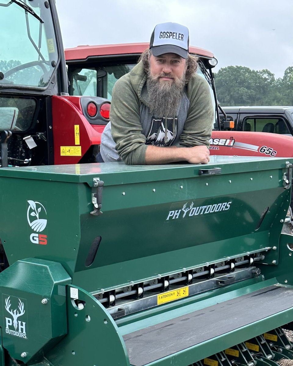 PHOutdoors1's tweet photo. Join us in wishing this Buck Commander a happy birthday—Willie Robertson! Hope your day’s full of good food, great company, and a little time planting food plots for next season!
#phoutdoors #gamechanger #BuckCommander #WillieRobertson #gospeler #DuckCommander #DuckDynasty https://t.co/wJA0L2dMqH