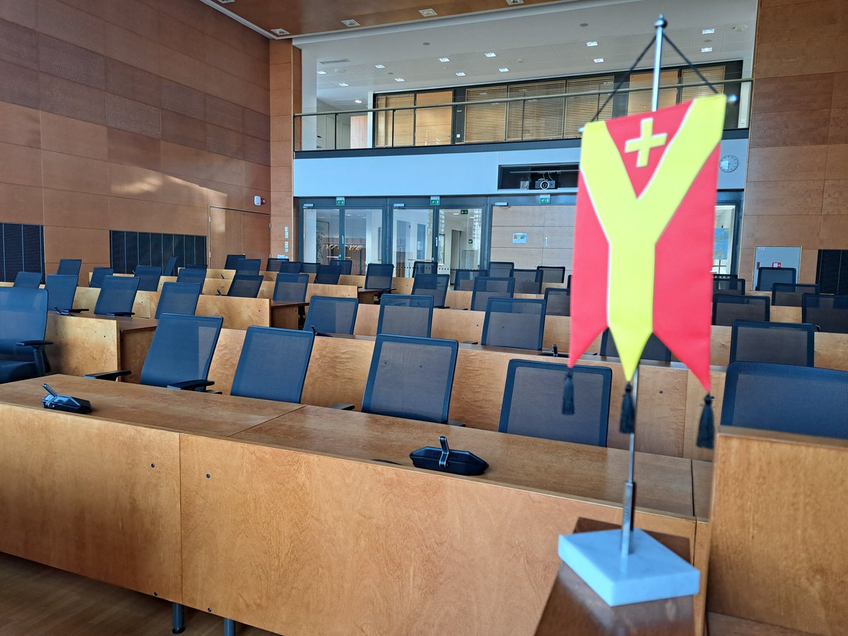 Alue- ja kuntavaalien tulokset on vahvistettu. #Ylöjärvi kaupunginvaltuusto (45 paikkaa): SDP 12, KOK 11, KESK 6, PS 5, VIHR 4, VAS 3, KD 2 ja Suomen Kataja 2. Uusia valtuutettuja on 16. Pirkanmaan hyvinvointialueen valtuustoon valittiin 6 ylöjärveläistä. #Kuntavaalit #Aluevaalit