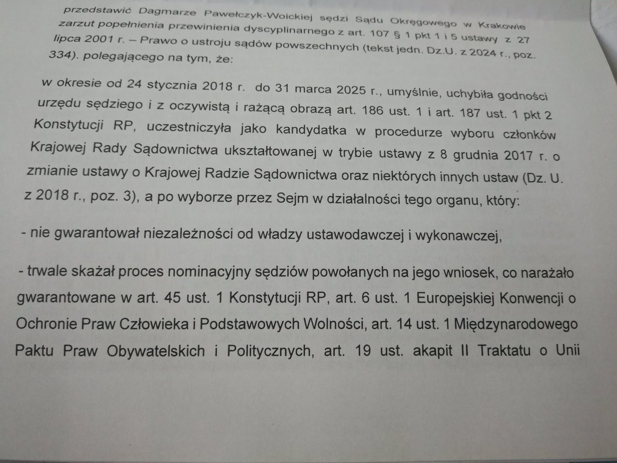 DPawelczykW's tweet image. Po 30 latach pracy w sądownictwie - nienagannej- doczekałam się zarzutów dyscyplinarnych jak u Kafki. Doręczono mi ten dokument tuż przed wejściem na salę rozpraw. Jak byście nie wierzyli, to proszę
👇