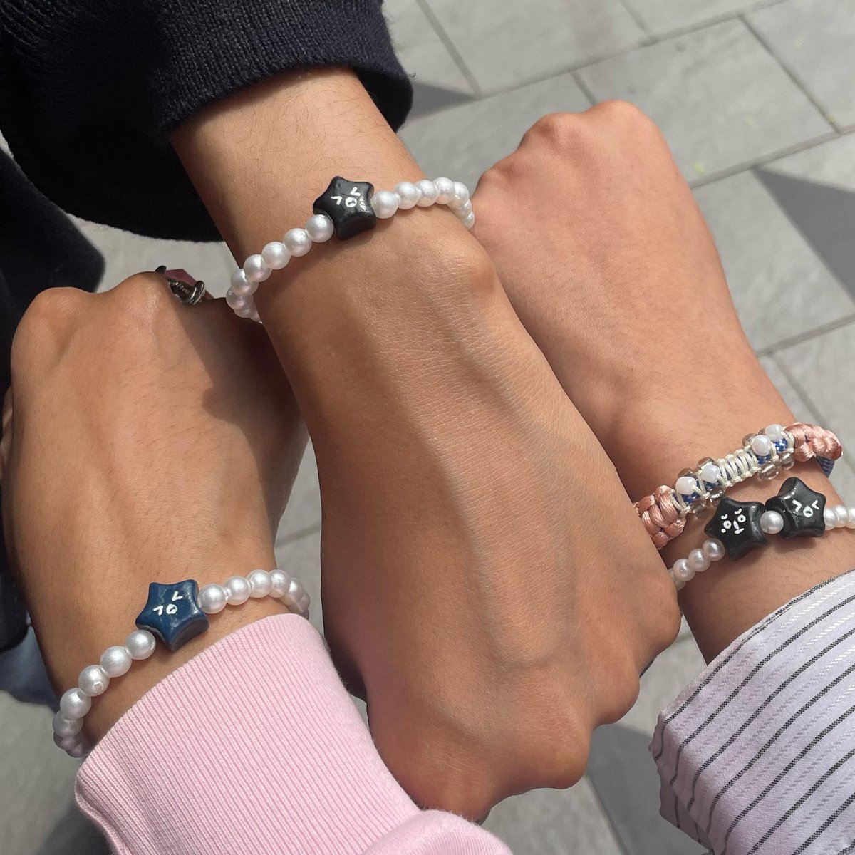 chikeufried's tweet image. quick catch up sesh after momentum (wkwkwk) @haelentine @haelioos :D 🫶🏻💭