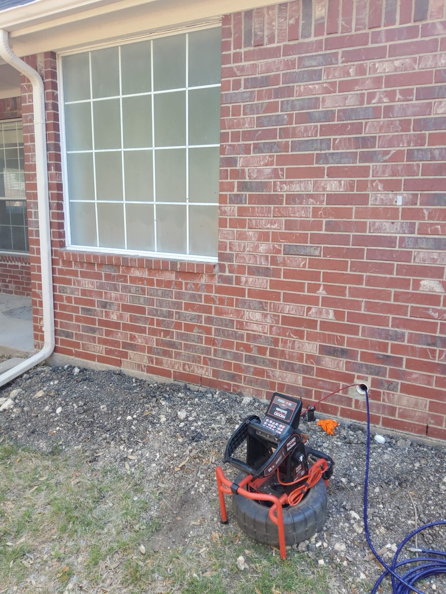 Aubrey_Plumbing's tweet image. Another hydrostatic sewer &amp;amp; water test in the books! 💦 Found a break on the tub drain ~10ft under the house. Estimate given - waiting on homeowner&apos;s go-ahead. 🛠️ Peace of mind delivered! #PlumbingPros #LeakDetection #HydrostaticTest #AubreyPlumbing