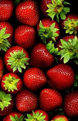 talinadural's tweet photo. Tarafını seç🥰

Kiraz mı 🍒🍒🍒🍒  Çilek mi🍓🍓🍓🍓 https://t.co/rakoIqy0Xc
