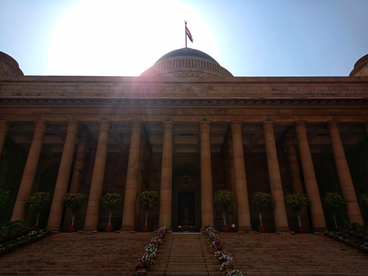 nss_andc_'s tweet photo. On World Heritage Day, our NSS volunteers had the incredible opportunity to visit Rashtrapati Bhavan — a timeless symbol of India's rich heritage and history. A truly inspiring experience!

@NssrdD @ConnectingNss @EduMinOfIndia
@narendramodi @YASMinistry
@CMODelhi
@ANDCollegeDU https://t.co/l0AgR4Req8