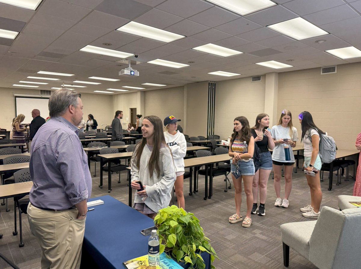 Last week, Samford welcomed alumnus and bestselling author Bradley Collins ’01 back to campus for a special reading of his new children’s book, “When I Talk to God, I Talk About Feelings.”