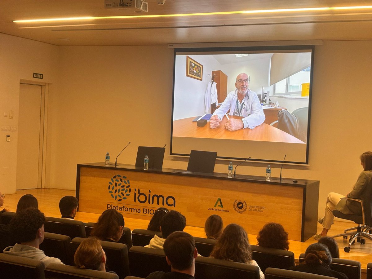 Neumologia H.U. Virgen de la Victoria (@neumologiahuvv) on Twitter photo Hoy hemos participado en las jornadas "acercando la ciencia a las escuelasuna manera de dar a conocer el trabajo de investigación que hace nuestro servicio. Los ensayos clínicos son el futuro de la medicina. Gracias a nuestra coordinadora,Carmen Cañete <a href="/HUVV_SAS/">Hospital Clínico Virgen de la Victoria</a> <a href="/Jvelascogarrido/">Dr. Velasco Garrido</a> Hoy hemos participado en las jornadas "acercando la ciencia a las escuelasuna manera de dar a conocer el trabajo de investigación que hace nuestro servicio. Los ensayos clínicos son el futuro de la medicina. Gracias a nuestra coordinadora,Carmen Cañete <a href="/HUVV_SAS/">Hospital Clínico Virgen de la Victoria</a> <a href="/Jvelascogarrido/">Dr. Velasco Garrido</a>