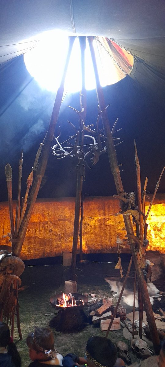 SevenoaksPri's tweet image. What an exciting start to Term 5! Year 3 were under canvas learning about life in the Stone Age and Year 1 enjoyed some jousting as part of their &apos;Once Upon a Castle&apos; day 🦣 👑 #SPSValues #experiencehistory  #funlearningdaysatschool