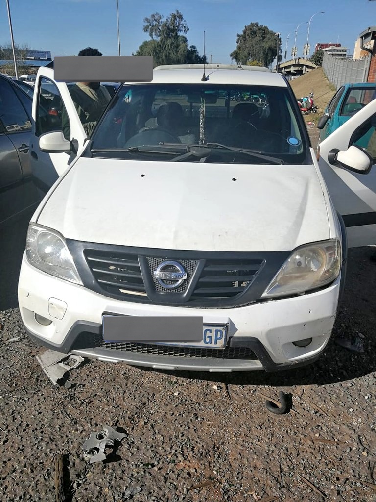 It is your responsibility to ensure that your vehicle is roadworthy before operating on a public road.

A vehicle was impounded for a numberplate investigation at Golden Highway and Oakmere Road in Orange Farm  by#JMPD #RegionG officers. 

Register &amp; license your vehicle