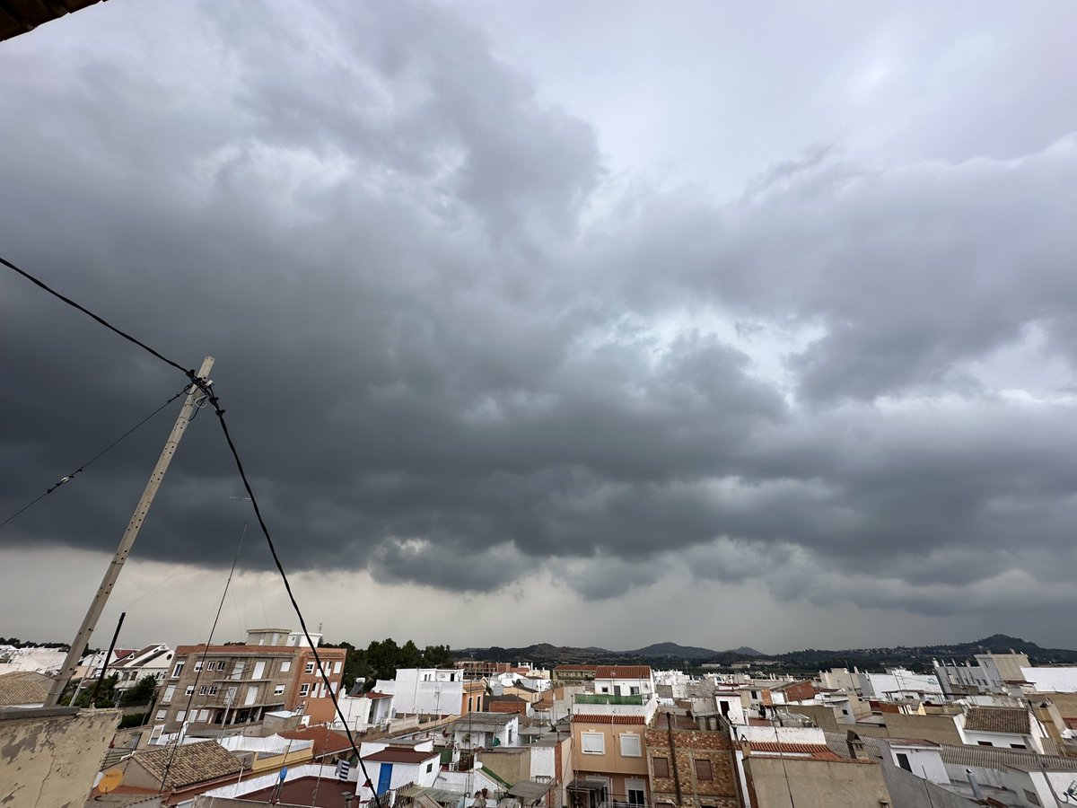Astrofotografía (@astrofotojlc) on Twitter photo Tormenta entrando a Vilamarxant por el norte <a href="/Valencia_WX/">ValènciaWeather⚡️</a> <a href="/Tiempo_Valencia/">☈⚡TiempoValència☔❄</a> <a href="/astraMETvlc/">Astramet Valencia</a> <a href="/avamet/">AVAMET</a> <a href="/AEMET_CValencia/">AEMET Comunitat Valenciana</a> <a href="/apuntoratge/">À Punt Oratge</a> <a href="/meteoval/">METEOVALENCIA - meteofan.es</a> <a href="/StormChasersSP/">Storm Chasers Spain</a> <a href="/spainsevere/">Spain Severe Weather</a> <a href="/SomosMeteo/">SomosMéteo</a> Tormenta entrando a Vilamarxant por el norte <a href="/Valencia_WX/">ValènciaWeather⚡️</a> <a href="/Tiempo_Valencia/">☈⚡TiempoValència☔❄</a> <a href="/astraMETvlc/">Astramet Valencia</a> <a href="/avamet/">AVAMET</a> <a href="/AEMET_CValencia/">AEMET Comunitat Valenciana</a> <a href="/apuntoratge/">À Punt Oratge</a> <a href="/meteoval/">METEOVALENCIA - meteofan.es</a> <a href="/StormChasersSP/">Storm Chasers Spain</a> <a href="/spainsevere/">Spain Severe Weather</a> <a href="/SomosMeteo/">SomosMéteo</a>