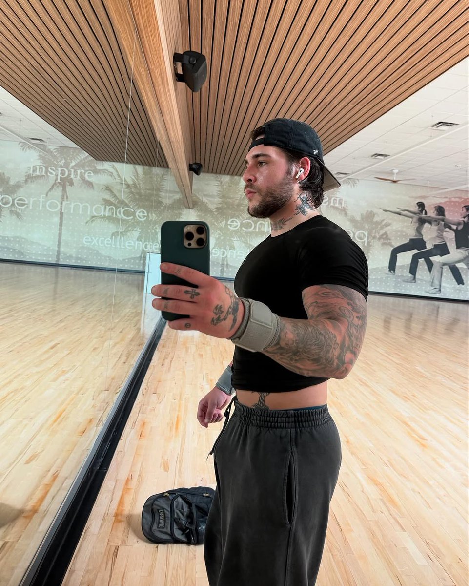WHOISBENT's tweet photo. ㅤㅤㅤㅤ 

ㅤㅤㅤ𝘉𝘌 𝘙𝘌𝘈𝘓. 

#PHUPRPG https://t.co/jsOaXWow0I