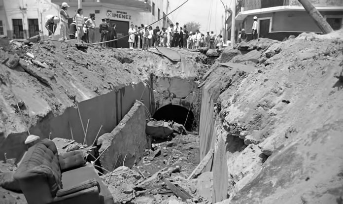 🏙 #Miradas: A propósito del aniversario 33 de las explosiones en el Barrio de Analco de Guadalajara, te compartimos esta crónica: "Ese dolor que nunca se irá por completo"

📰 Jonathan Bañuelos

👉🏽 ciudadolinka.com/2022/04/21/cro…