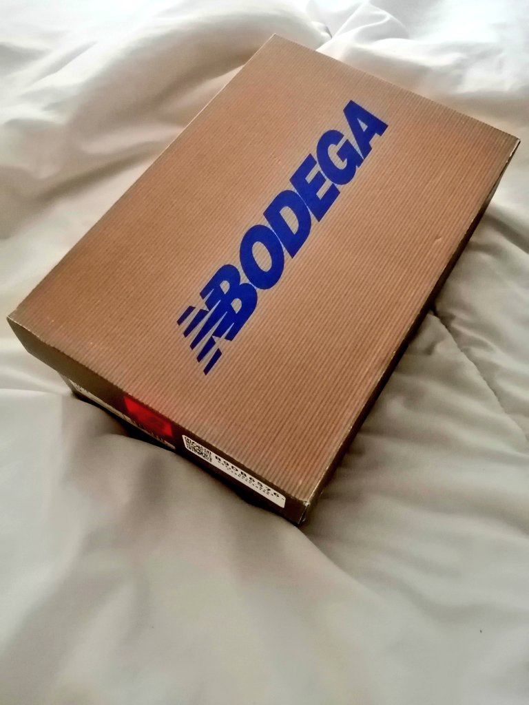 MMcadidas's tweet image. New balance X bodega 574L "departure" 
Just look at that CW and gorgeous hairy suede 💙 #newbalance #bodega