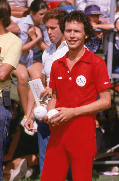 PolyesterUnis's tweet photo. Billy Crystal, circa 1978 @ABC #BattleoftheNetworkStars https://t.co/hFKyOVWHsy