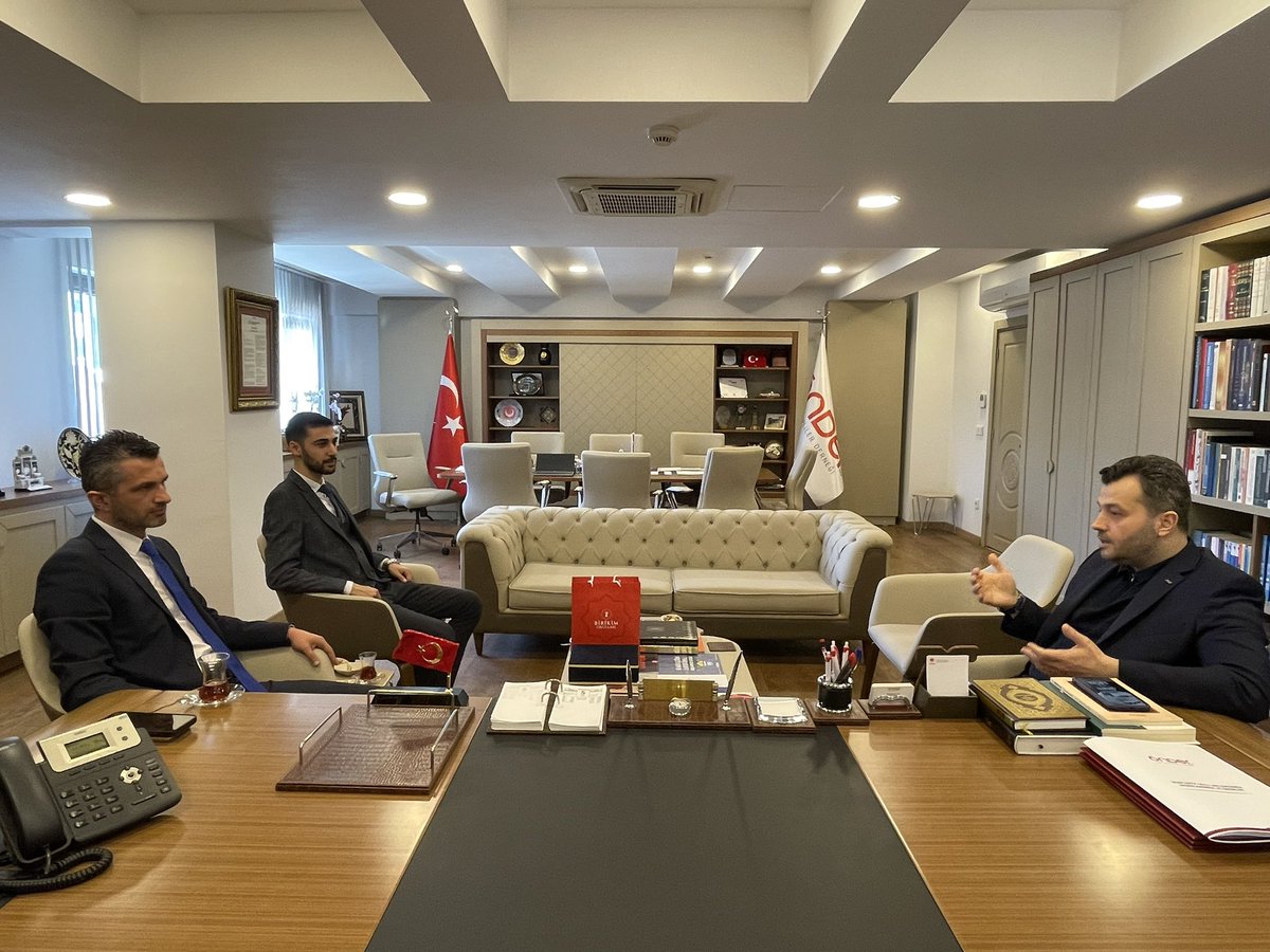 ▫️Genel Başkanımız Abdullah Ceylan, Birikim Okulları Kurucu Temsilcisi Ömer Faruk Ulu ve Kurumsal İletişim Sorumlusu Samed Aydın’ı genel merkezimizde ağırladı.

Hoş ziyaretleri için kendilerine teşekkür ederiz.