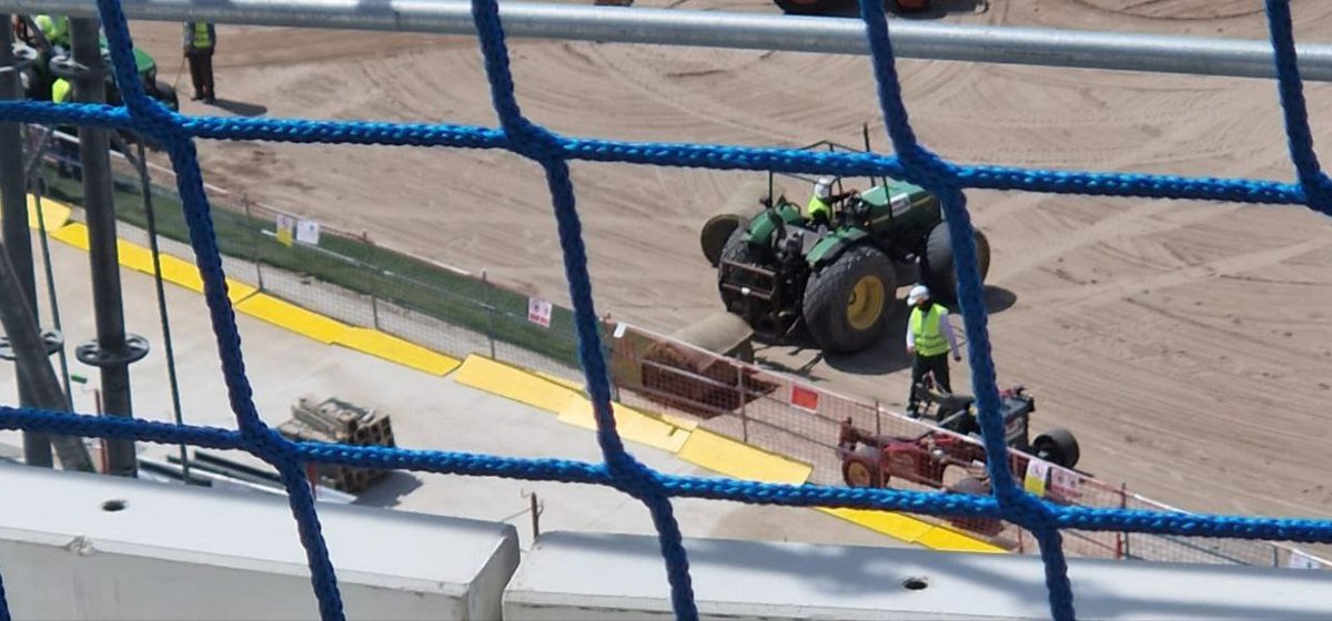 بدء فرش العشب على ارضية الكامب نو 🌱☘️🌿