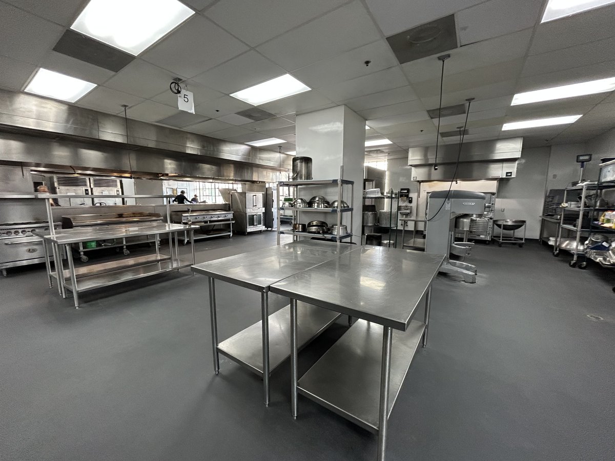Blueprint Commercial (@blueprintcre) on Twitter photo Now available: a fully furnished commissary kitchen at <a href="/makenstudios/">MaKen Studios</a>.
This ±8,100 SF space is move-in ready for food production, catering, or ghost kitchen use. Includes full commercial kitchen infrastructure, storage, onsite parking, and elevator access. Reach out for details! Now available: a fully furnished commissary kitchen at <a href="/makenstudios/">MaKen Studios</a>.
This ±8,100 SF space is move-in ready for food production, catering, or ghost kitchen use. Includes full commercial kitchen infrastructure, storage, onsite parking, and elevator access. Reach out for details!