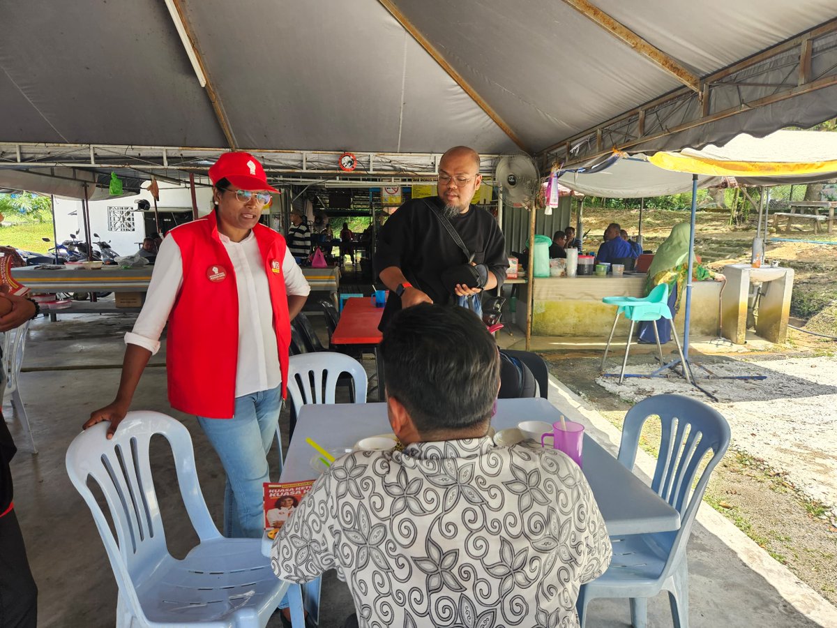 partisosialis's tweet photo. Team PSM sambung berkempen sekitar Kampung Pasir dan warung-warung berdekatan. Jom alih daripada parti-parti arus perdana!
Undilah Bawani!
#AyerKuning
#prkayerkuning
#airkuning
#kuasaketiga
#kuasakita https://t.co/aamDqoK48r