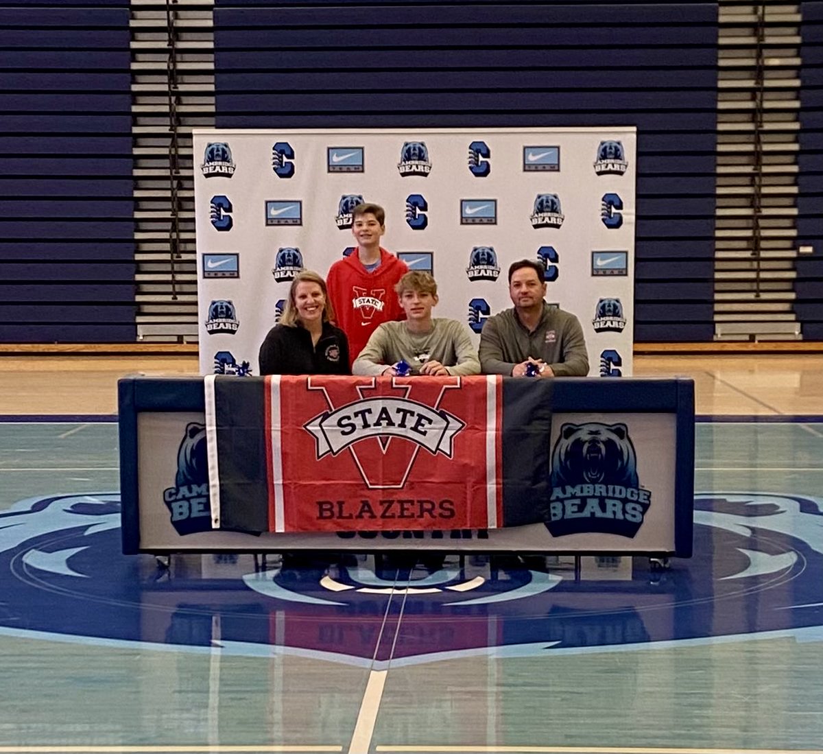 Cambridge_AD's tweet photo. Congratulations Nico Sanchez on signing to play ⚾️ at Valdosta State University! Go Blazers!
⁦@AgansPrincipal⁩ ⁦@LGlenn_FCS_AD⁩ ⁦@Bears_CHS⁩ 👏🏼👏🏼👏🏼 https://t.co/Lr6nzROSGH