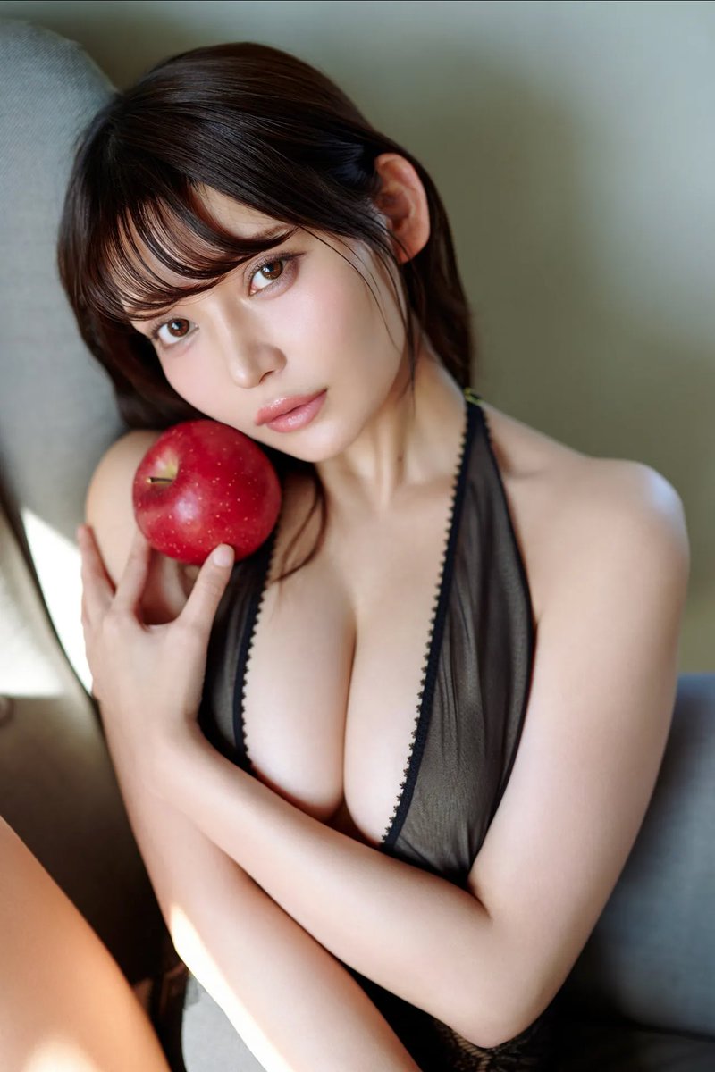 柔らかそうなお胸💕