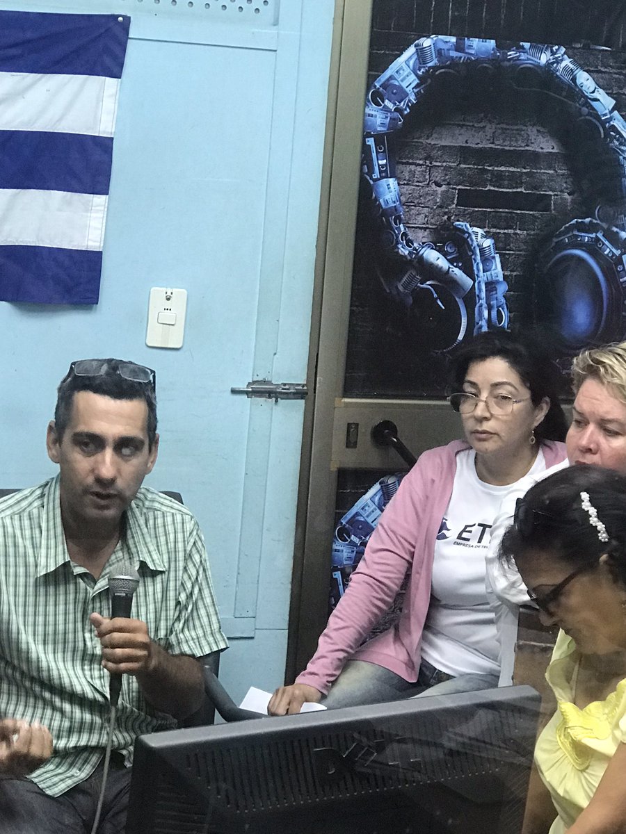 ETECSAGranma's tweet photo. Divulgando el quehacer de los comunicadores en #Granma, educando e informando en materia de telecomunicaciones @CMKXDigital #EtecsaTeAcompaña https://t.co/AXzLSQyRNo
