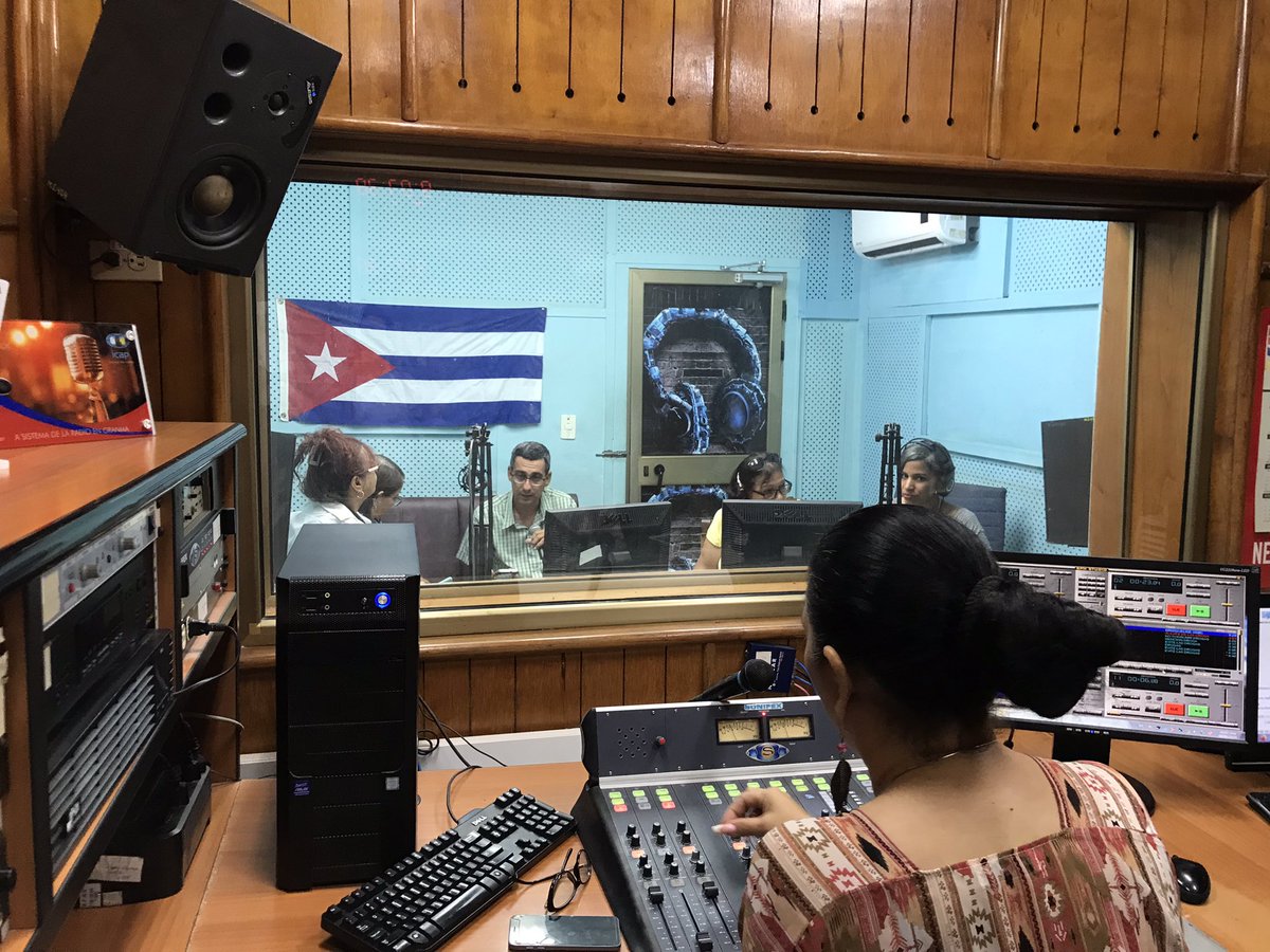 ETECSAGranma's tweet photo. Divulgando el quehacer de los comunicadores en #Granma, educando e informando en materia de telecomunicaciones @CMKXDigital #EtecsaTeAcompaña https://t.co/AXzLSQyRNo