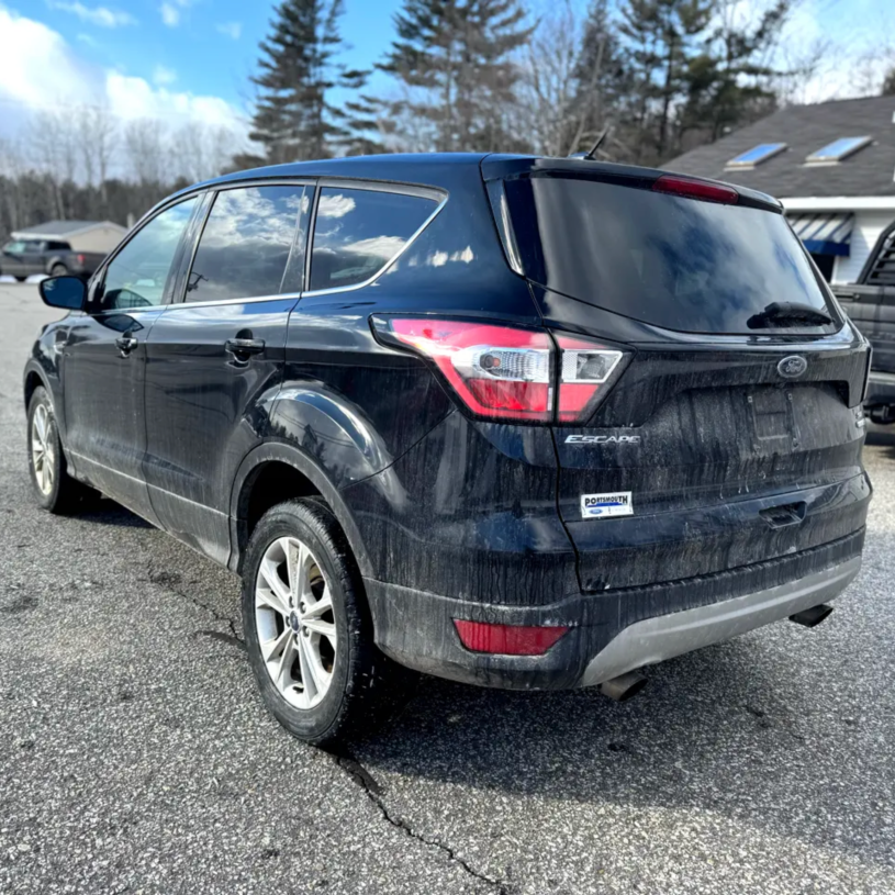 Route77Motors's tweet photo. Reliable, Comfortable, and Ready to Roll! ✅

This 2017 Ford Escape SE 4WD offers sleek styling, advanced tech features, and impressive all-wheel-drive performance for any season. 👍

Schedule your test drive today!
https://t.co/HKMM0yenky
.
.
.
#route77motors #nhbusiness https://t.co/5MCEg4jXKl