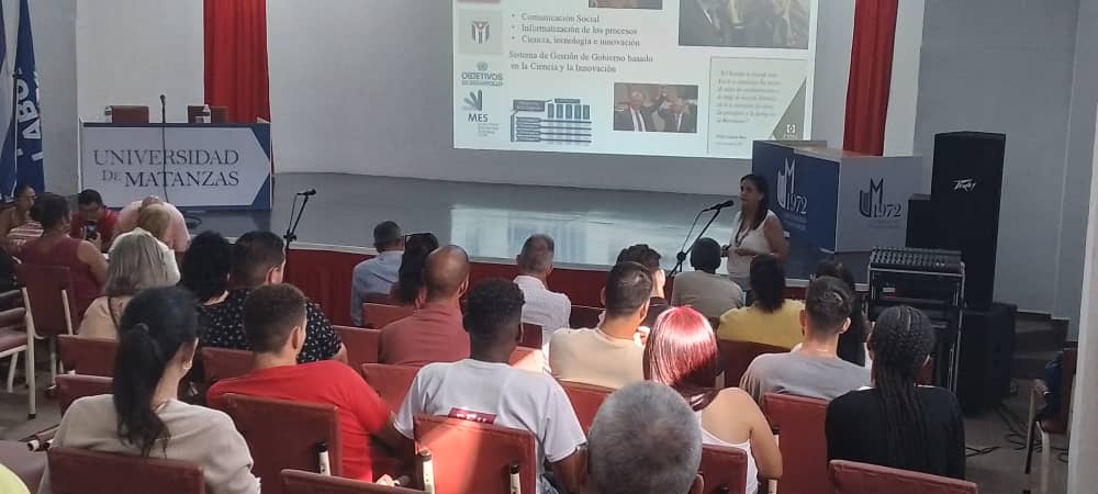 leyda_finale's tweet photo. Celebramos el Taller de Trabajo Político Ideológico de la @universidad_um , espacio para reflexionar, debatir y perfeccionar la formación integral de profesionales competentes y comprometidos con la Revolución, la Patria y el socialismo. @CubaMES @PresidenciaCuba @PartidoPCC https://t.co/qiBizBS9K5