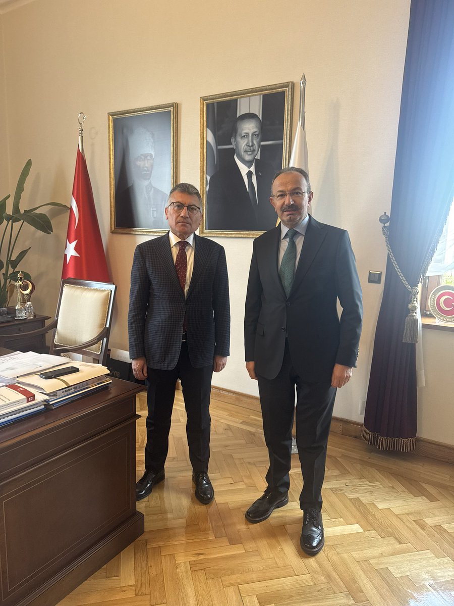 TBBM AK Parti Grup Başkanımız, Sivas Milletvekilimiz değerli Başkanım, Kardeşim <a href="/avabdullahguler/">Abdullah Güler</a> i ziyaret ettim. 

Misafirperverliği için değerli Başkanıma teşekkür ederim.