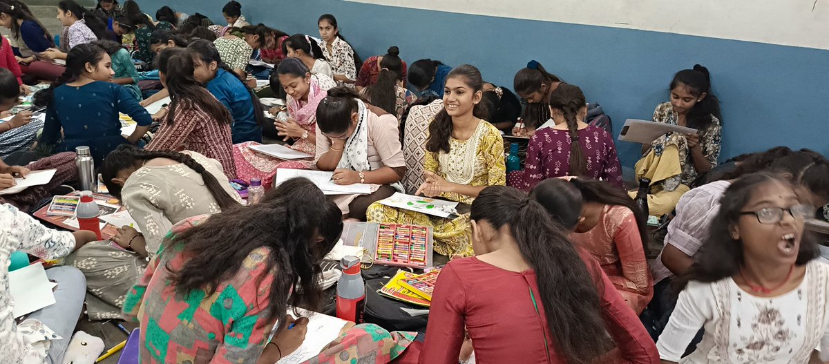 krcscbhavnagar's tweet photo. Today, #LokVigyanKendraBhavnagar and @gpcb_bhavnagar jointly celebrated #WorldEarthDay2025 by organizing a drawing competition. Over 180 young environment lovers expressed their concepts and messages for #conserving our #planetEarth through their drawing.

@InfoGujcost @UNESCO https://t.co/roKqrOUCDp