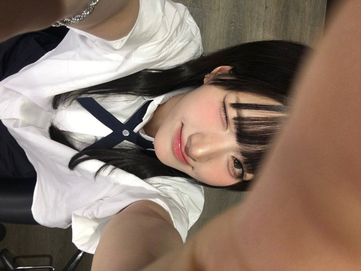 Junhwiseo's tweet photo. She’s a good girl whether you look at her from the front, from the side, or from below. ↔️↕️😉 https://t.co/5xzimrZVNP