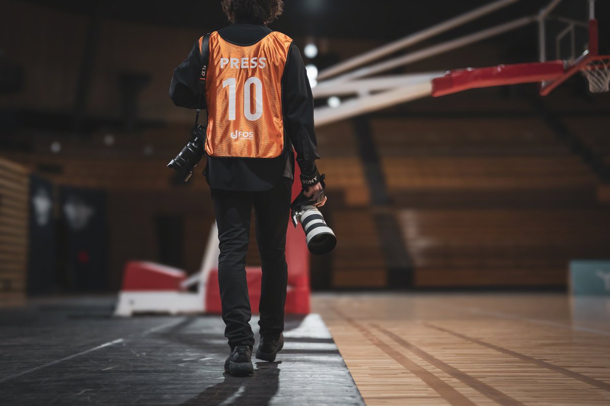 Game-changer incoming 🚨Introducing the WORLD'S FIRST telephoto zoom lens with a maximum focal length of 150mm and a constant F2 aperture. Sony's NEW 50-150mm F2 G Master lens is designed to deliver the highest quality imagery for professionals. With crisp details and buttery