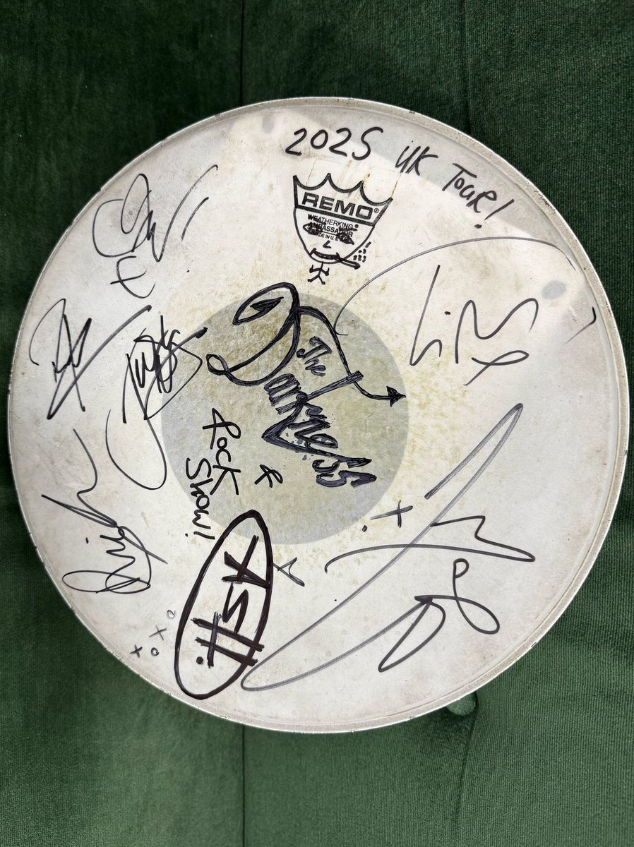 ASH (@ashofficial) on Twitter photo If you haven’t heard… we’re giving away a signed drumskin from us and <a href="/thedarkness/">The Darkness</a>!
Sign up via the link below to be in with a chance of winning!
Good luck!
ash.os.fan/giveaway If you haven’t heard… we’re giving away a signed drumskin from us and <a href="/thedarkness/">The Darkness</a>!
Sign up via the link below to be in with a chance of winning!
Good luck!
ash.os.fan/giveaway