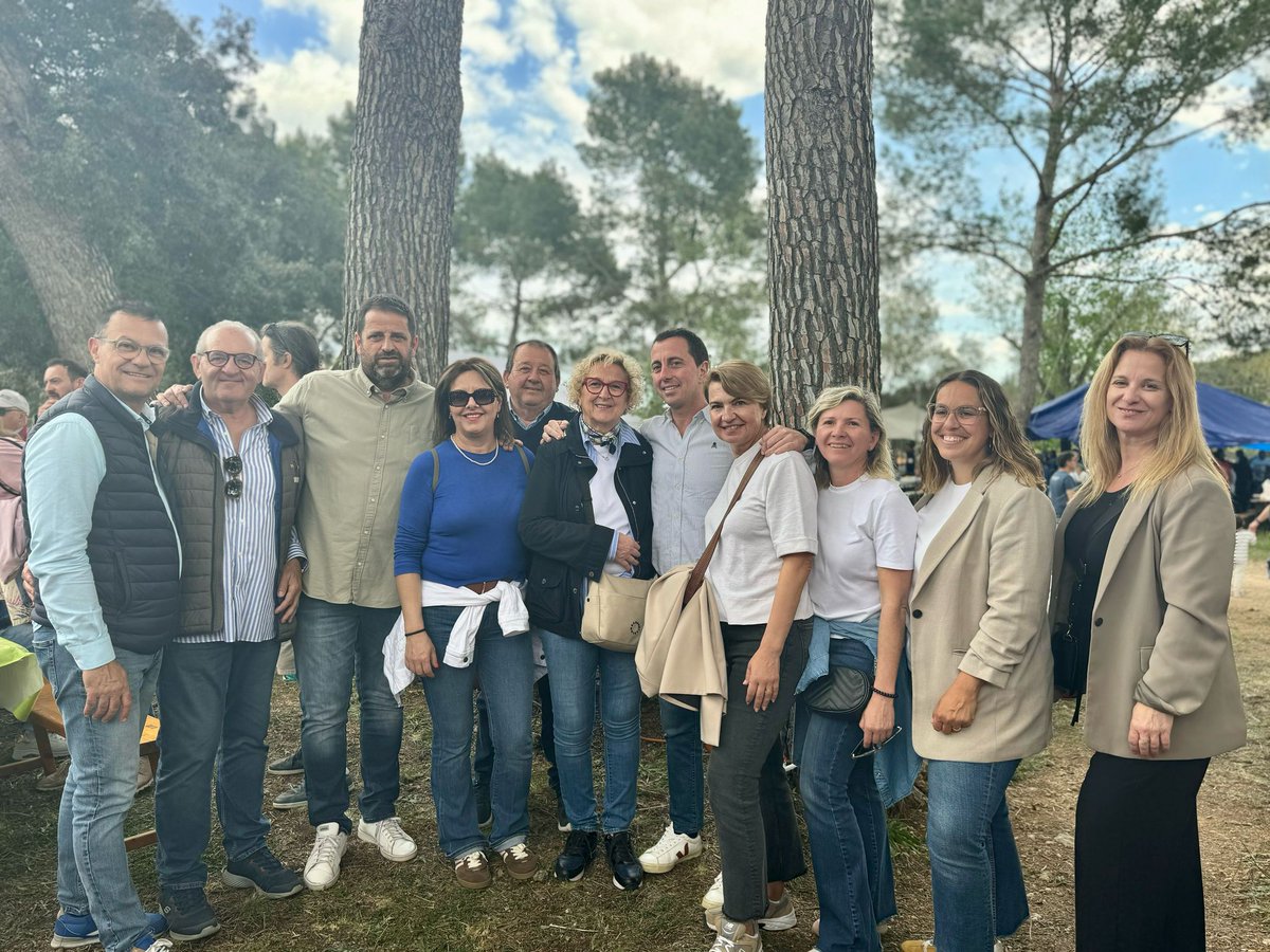 Marga Durán (@marga_duran) on Twitter photo Un any més he assistit, en representació del <a href="/ppbalears/">PP Balears</a>, al Pancaritat de Crestatx i la misa d'avui ha tingut un caire especial.
Crestatx sempre és tradició, devoció i sentiment pobler.
Gràcies per la convidada <a href="/ppsapobla/">PP Sa Pobla</a> <a href="/masconet/">Julià Mir Tugores</a> <a href="/margasc73/">margalida serra</a>
Molts d'anys i fins l'any que ve! Un any més he assistit, en representació del <a href="/ppbalears/">PP Balears</a>, al Pancaritat de Crestatx i la misa d'avui ha tingut un caire especial.
Crestatx sempre és tradició, devoció i sentiment pobler.
Gràcies per la convidada <a href="/ppsapobla/">PP Sa Pobla</a> <a href="/masconet/">Julià Mir Tugores</a> <a href="/margasc73/">margalida serra</a>
Molts d'anys i fins l'any que ve!