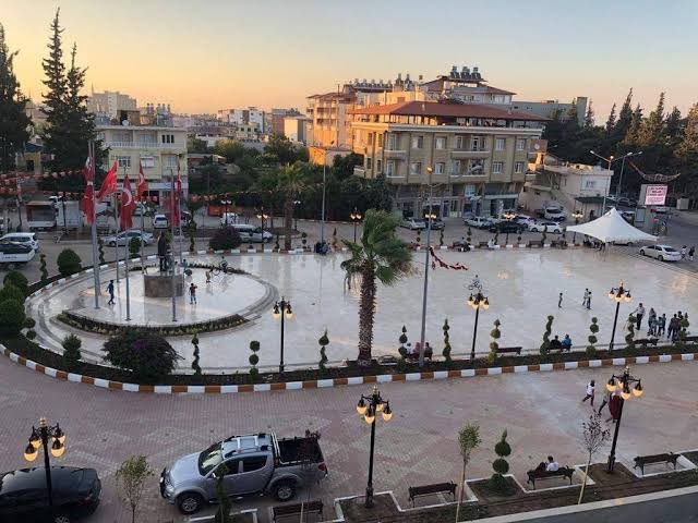 Reyhanlı’da yaşamak artık daha kıymetli.
Temizlik, düzen, samimiyet…
Bir belediye ne kadar değiştirebilir derseniz, bu ilçeye bakın.