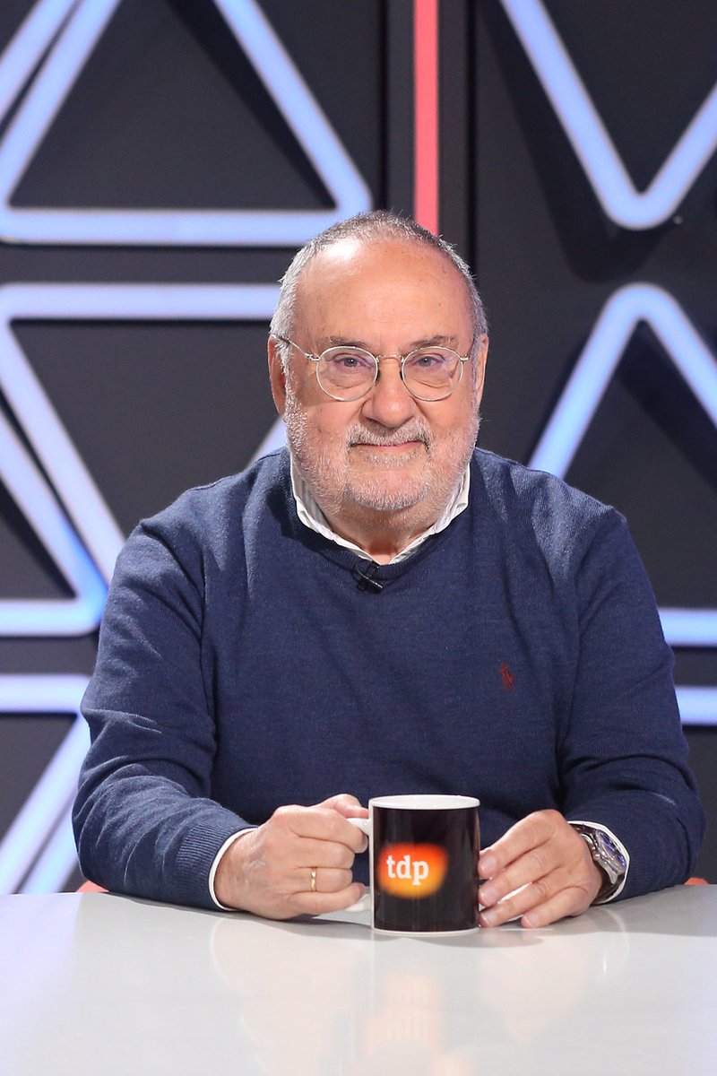 VintageRTVE's tweet photo. 👏👏Agradecemos enormementre la buena acogida al programa de anoche, el Vintage '7 finales clásicas' de la #Copa.

🏆El sábado viviremos en RTVE la octava final entre Barça y Real Madrid 

📺Ya dispoible en @rtveplay pinchando en 👉https://t.co/LLbsKOxsWx

#CopaRTVE #LaCopaMola https://t.co/cQiLrJ5rAO