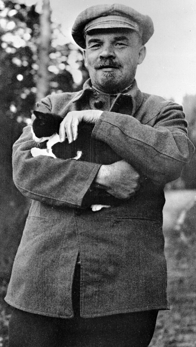 Happy Birthday LENIN! 

An enemy to the ruling class of the world! A symbol of revolutionary hope to the masses! 

Lenin walks around the world.
Frontiers cannot bar him.
Neither barracks nor barricades impede.
Nor does barbed wire scar him.

Lenin walks around the world.
Black,