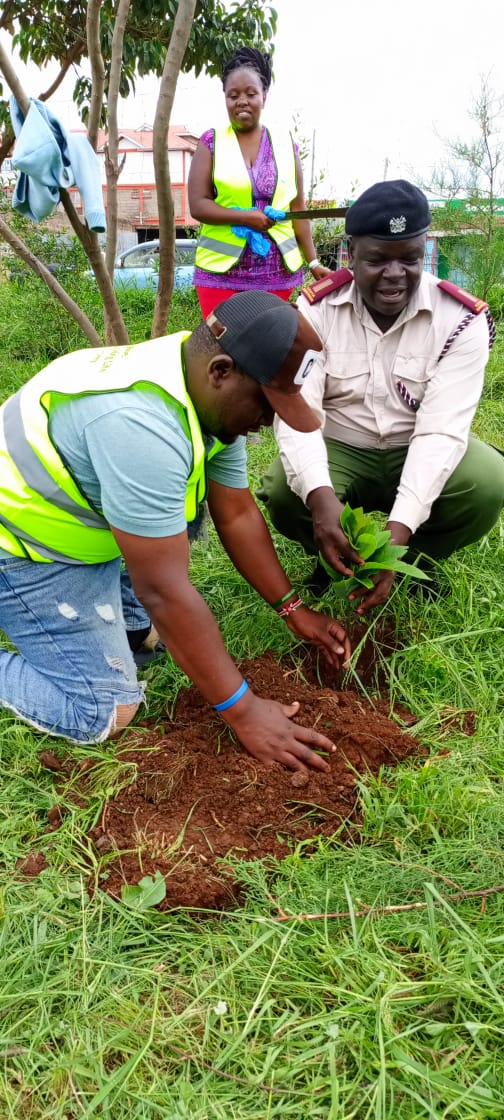 Anthony Miigwa (@tonnimaich) on Twitter photo Today is #EarthDay, a day of action focusing on environmental conservation and sustainability.
We marked the day with tree growing exercise at Mwiki Police Station in partnership with <a href="/linda_mazingira/">MUTIRITHIA RAILWAY SIDE YOUTH GROUP</a>, <a href="/HandinHandEA/">Hand in Hand Eastern Africa</a>, <a href="/suicultura19/">Kasarani Social Justice Center</a> and the Climate Workx Mtaani Initiative. Today is #EarthDay, a day of action focusing on environmental conservation and sustainability.
We marked the day with tree growing exercise at Mwiki Police Station in partnership with <a href="/linda_mazingira/">MUTIRITHIA RAILWAY SIDE YOUTH GROUP</a>, <a href="/HandinHandEA/">Hand in Hand Eastern Africa</a>, <a href="/suicultura19/">Kasarani Social Justice Center</a> and the Climate Workx Mtaani Initiative.