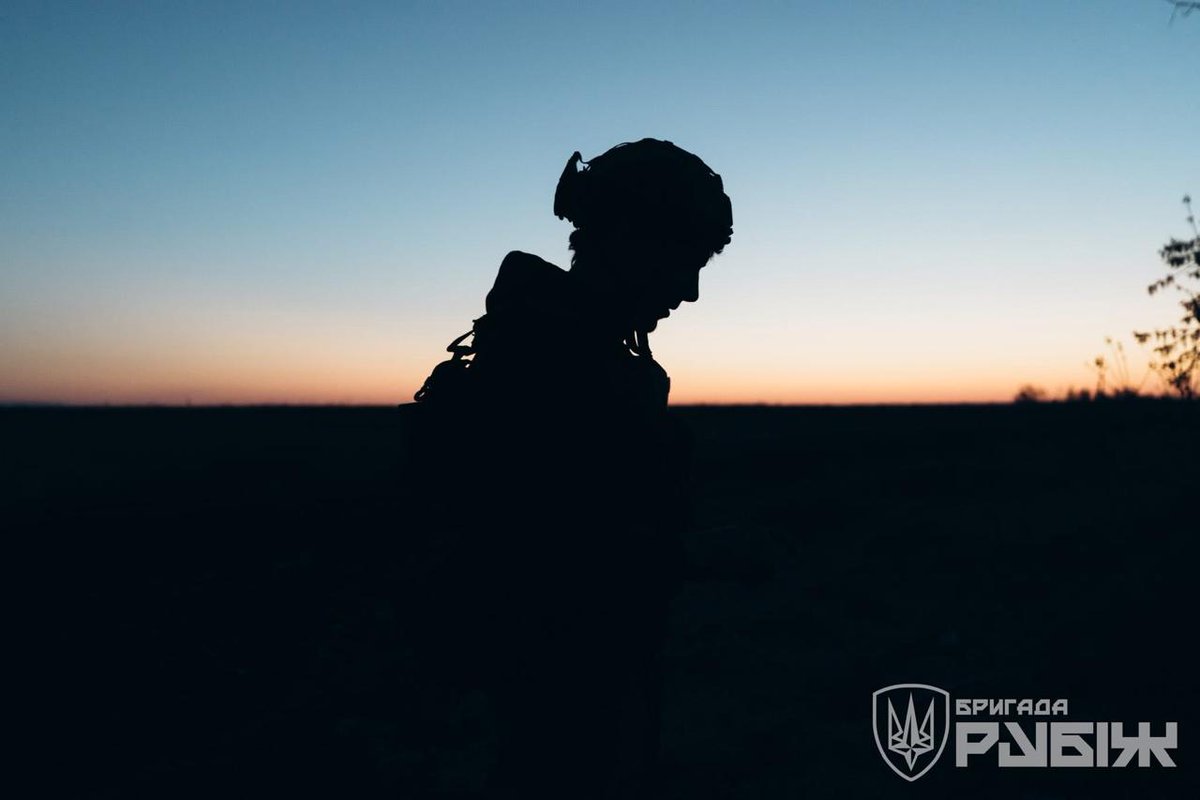 The night always ends. Let the morning bring hope that stays.

📷: Rubizh Brigade