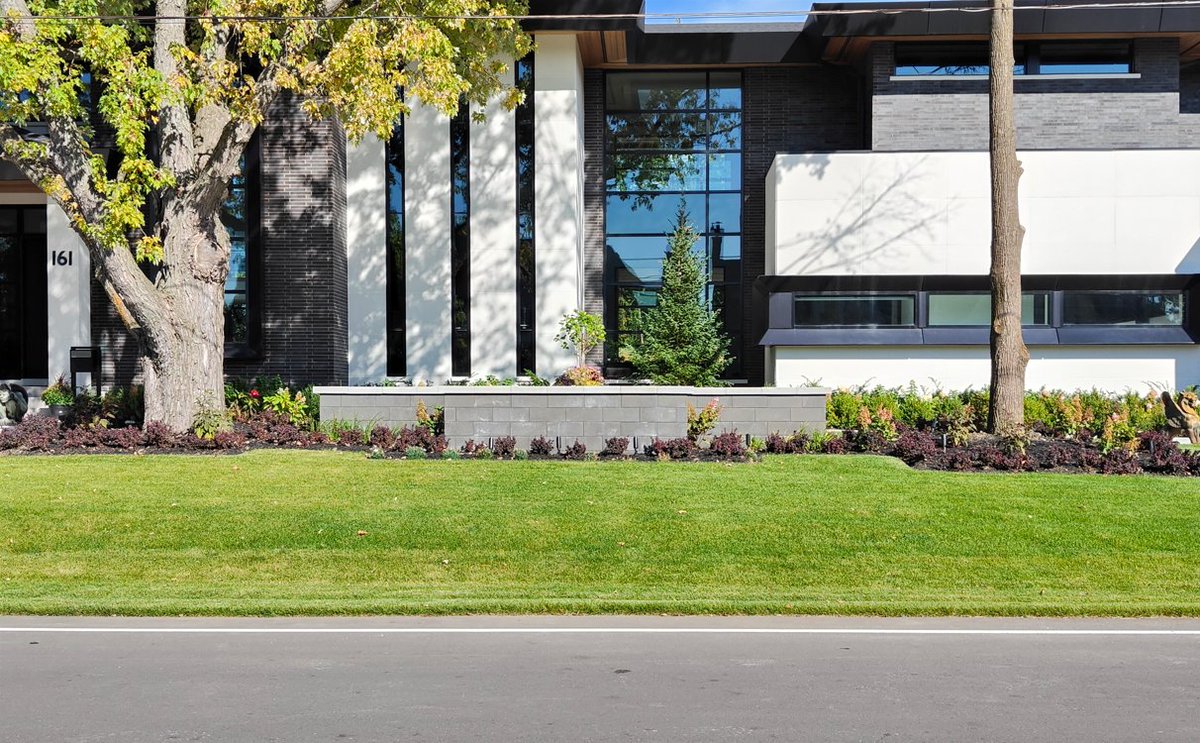 Summer is fast approaching, and you dream of upgrading your landscaping in the #GTA. Contact Green FX Landscaping! 

They offer landscape design, installation and maintenance services and can create the outdoor spaces you've dreamed of. ow.ly/5YFN50VFGBQ