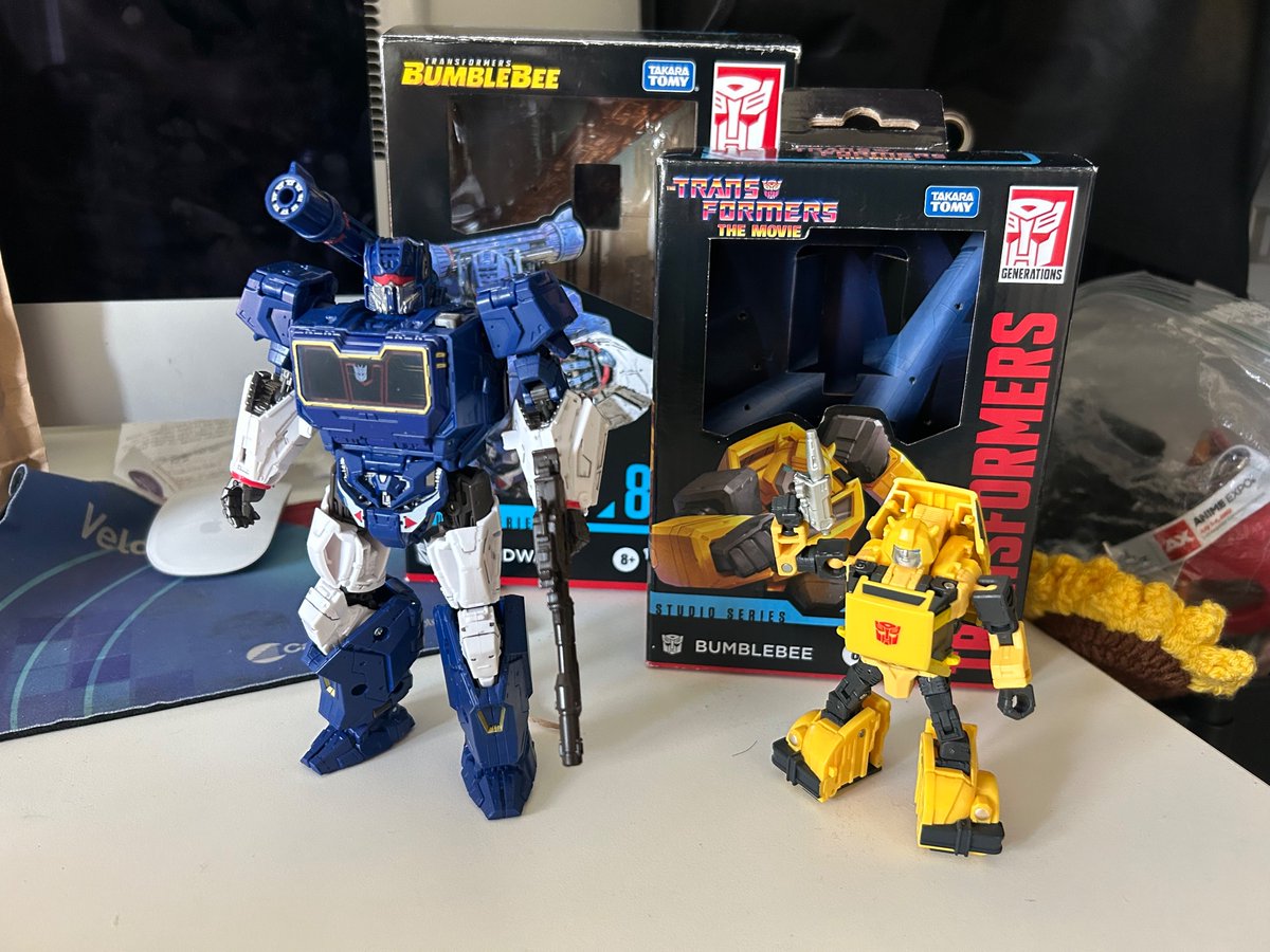 Unibrows3's tweet photo. @BrodyFoxx My collection is…just these two! TFOne and Skybound got me into the franchise, and I finally got around to getting some figured after getting a job. Any new figure to keep Bumblebee and Soundwave company would be amazing honestly! https://t.co/w0s9RBNqsB