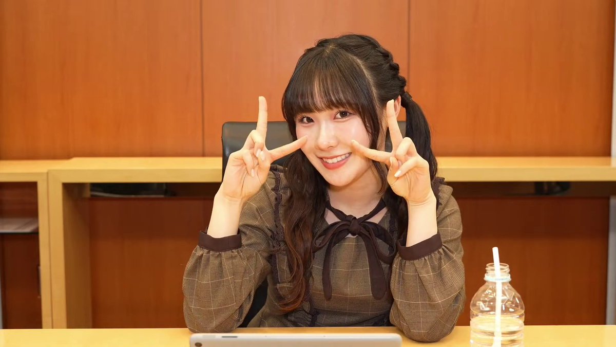 n092tS's tweet photo. 坂倉花さん　顔が良すぎる https://t.co/ewDh2PtpSo