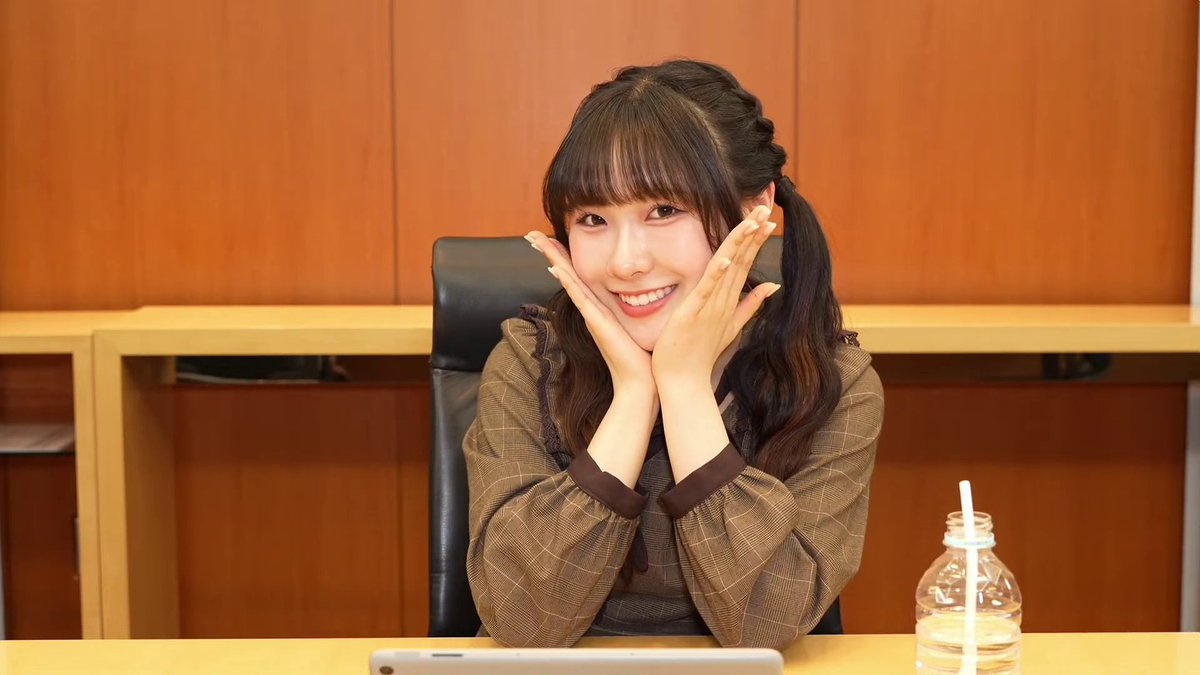 n092tS's tweet photo. 坂倉花さん　顔が良すぎる https://t.co/ewDh2PtpSo